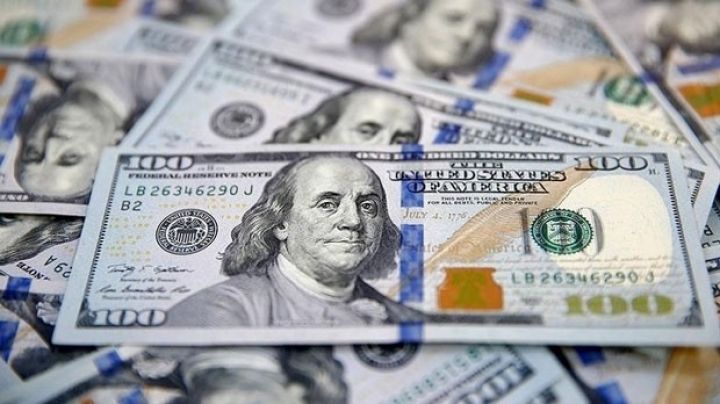 Banklarda ABŞ valyutasında 10 milyardlıq depozit