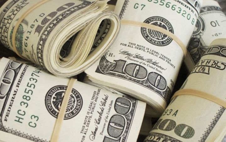 Dolların bazar ertəsinə olan rəsmi məzənnəsi açıqlandı