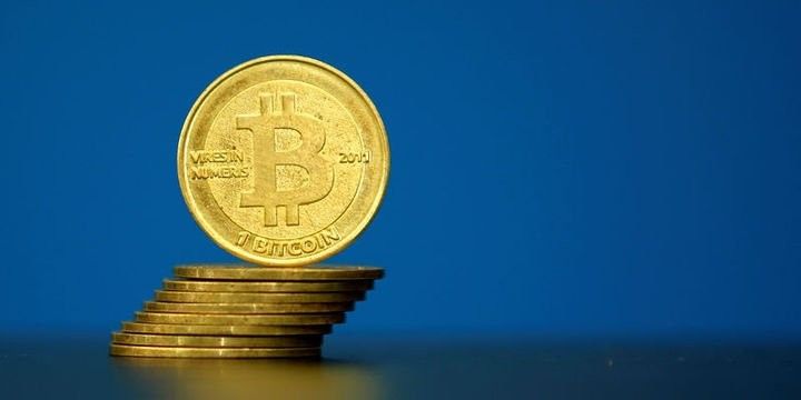 Bitcoin satışların təsiri ilə çökdü
