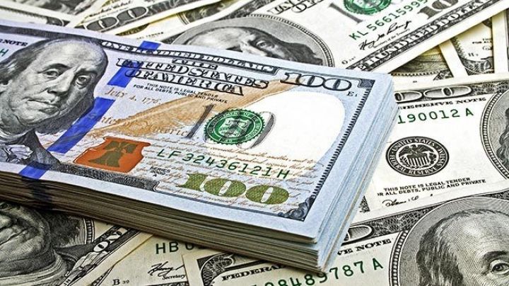 Banklar hərraca çıxarılan dolları tam almadılar