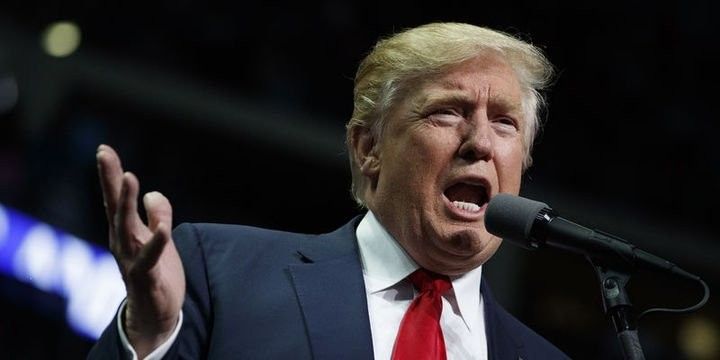 Tramp Apple-ı Çin yerinə ABŞ-da istehsal etməyə çağırdı - SIFIR VERGİ