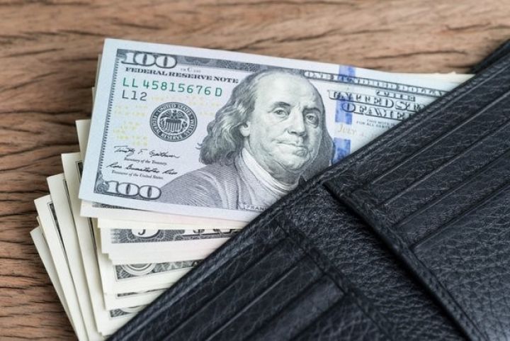 Dolların sabaha olan rəsmi məzənnəsi açıqlandı