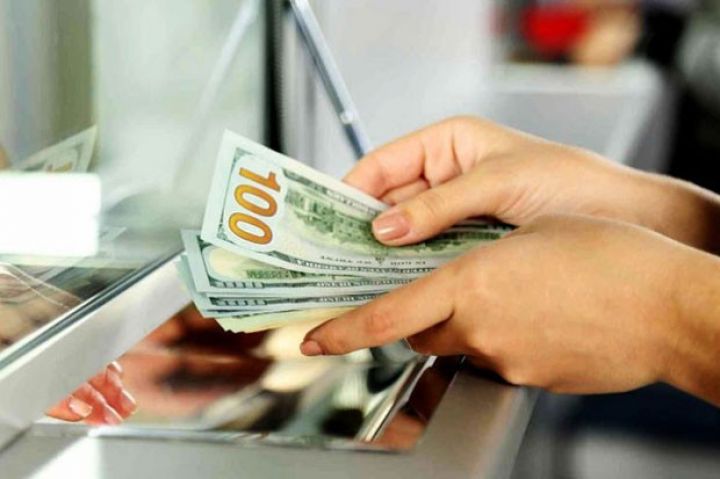 Azərbaycandan kənara 1 000 dollar və daha çox valyuta köçürən fiziki şəxslər barədə hesabat hazırlanacaq