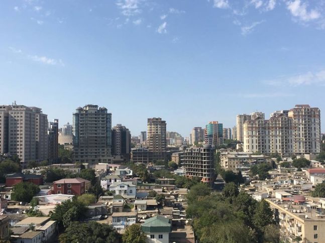 "Bakının daşınmaz əmlak bazarında qiymətlərin 6-7% artacağını gözləyirik"