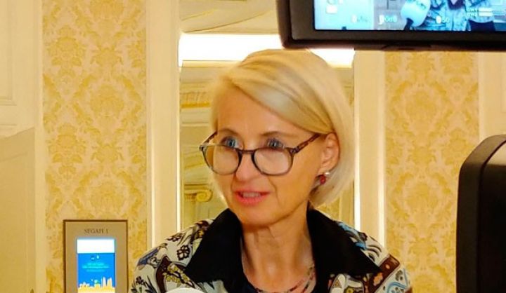 Asiya İnkişaf Bankı Azərbaycan manatında istiqraz buraxmaq planının müzakirəsinə başlayıb