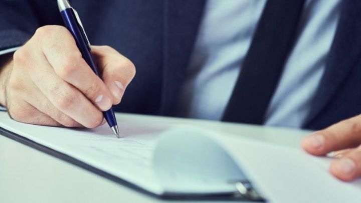 2 bank və 1 sığorta şirkətinin səhmdarı olan şirkət kapitalını azaldır