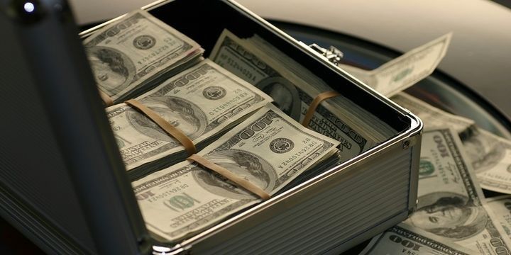 Şirkətlər bir gündə 70 milyard dollarlıq satınalma və birləşmə imzalayıblar