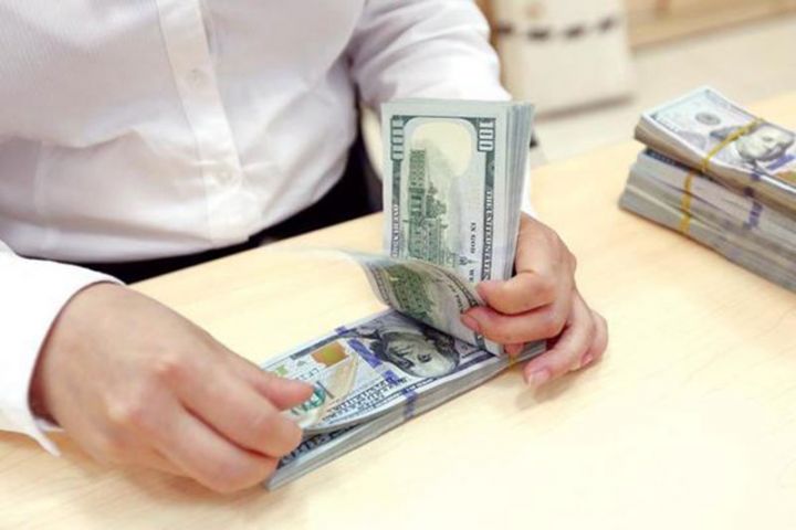 Dolların bazar ertəsinə olan rəsmi məzənnəsi açıqlandı