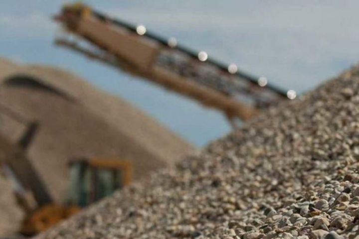 Dövlət qum, çınqıl, gil və qranit yataqlarını bu şirkətlərin istifadəsinə verdi