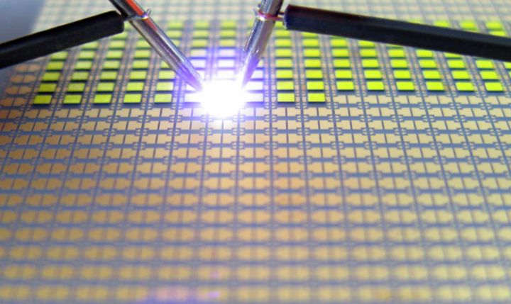 Azərbaycanda diod və mikrosxemlərin istehsalı təşkil olunacaq