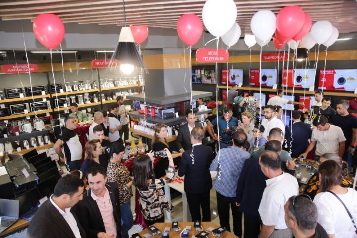 Yeni məişət avadanlığı mağazası açılıb