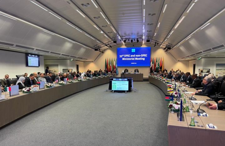 Azərbaycan “OPEC plus”un neft istehsalının azaldılması qərarını dəstəkləyib