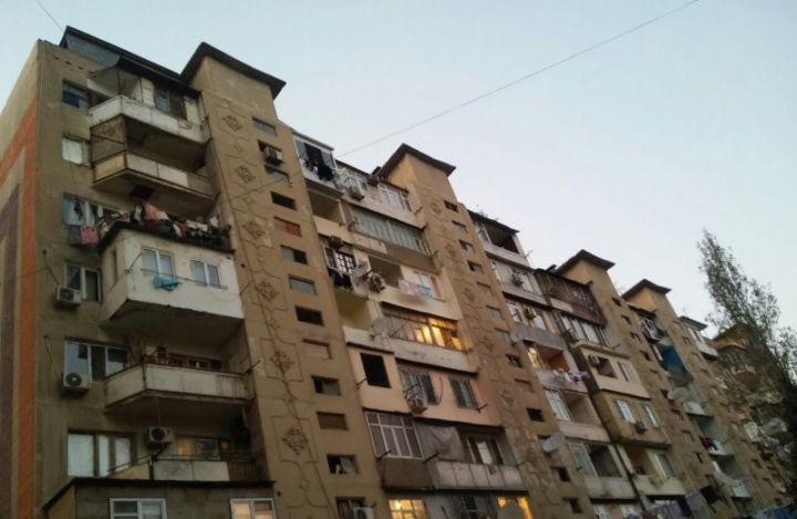 Bakının mənzil fondunun vəziyyətinə nəzarəti gücləndirmək tapşırılıb