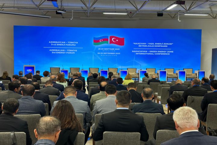 "Naxçıvan 5 min MVt həcmində bərpa olunan enerji potensialına malikdir" - NAZİR
