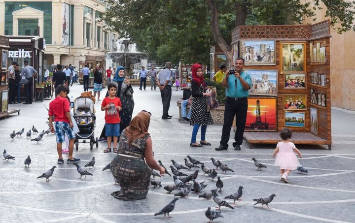 Turistlər Azərbaycanda xərcləməni kəskin azaltdı – 5 ayda 281 milyon manatlıq geriləmə