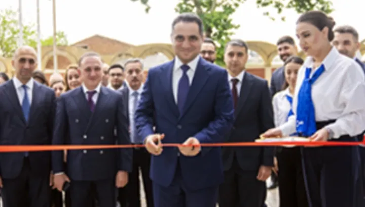 İri bankın Gəncə filialı yenilənmiş binasında xidmətə başlayıb
