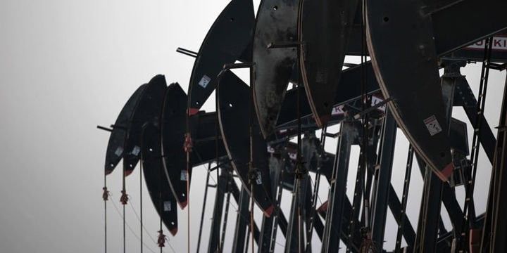 Neft qiymətləri, diqqətlərin Tramp və Koreyaya çevrilməsi ilə durğundur