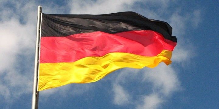 "Almaniya elektrikli avtomobil batareyası istehsalı üçün 1 milyard avro ayırıb"