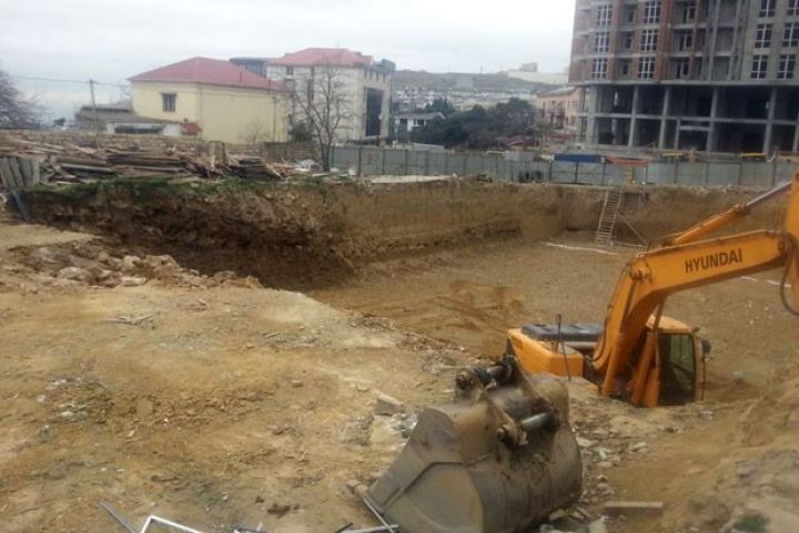Şəhərin mərkəzinə çox yaxın ünvanda yeni yaşayış kompleksi tikilir - 1000 MANATDAN SATIR