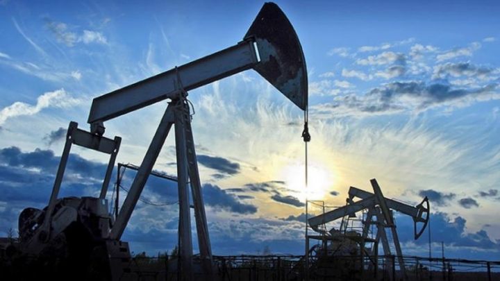 Neftin qiyməti bir ildən sonra ilk dəfə 60 dolları keçdi