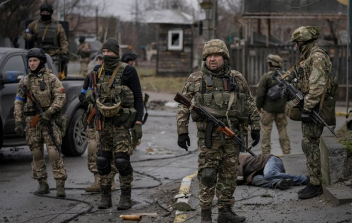 Rusiya ordusu Ukraynanın iki şəhərini mühasirəyə alıb