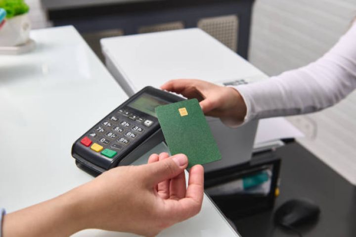 Ölkədaxili nağdsız əməliyyatların həcmi 20% artıb