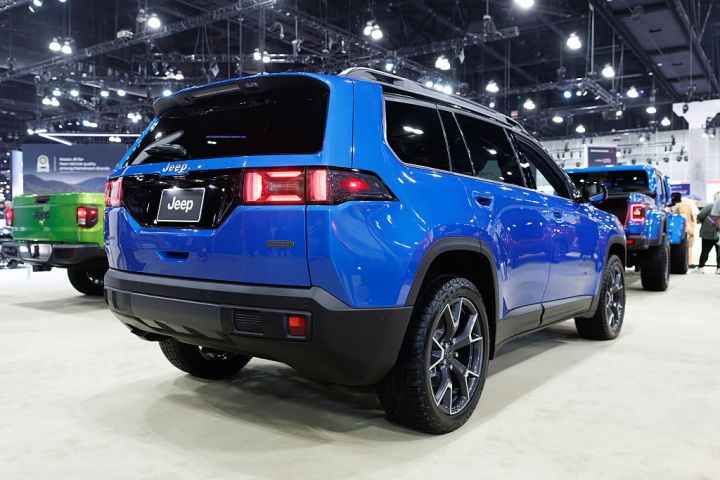 Jeep istehsalçısı böyük məbləğdə zərər açıqladı