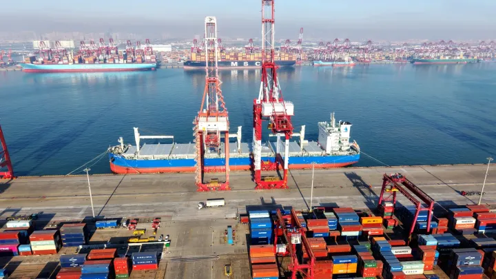 Çində ticarət profisiti rekord səviyyəyə yüksəlib