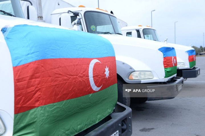 Azərbaycan İrana 30 tona yaxın qida məhsulları göndərib